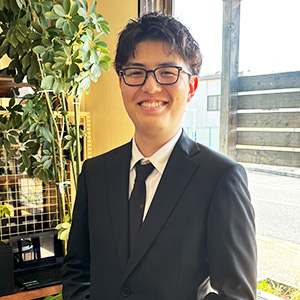 財津　慎平