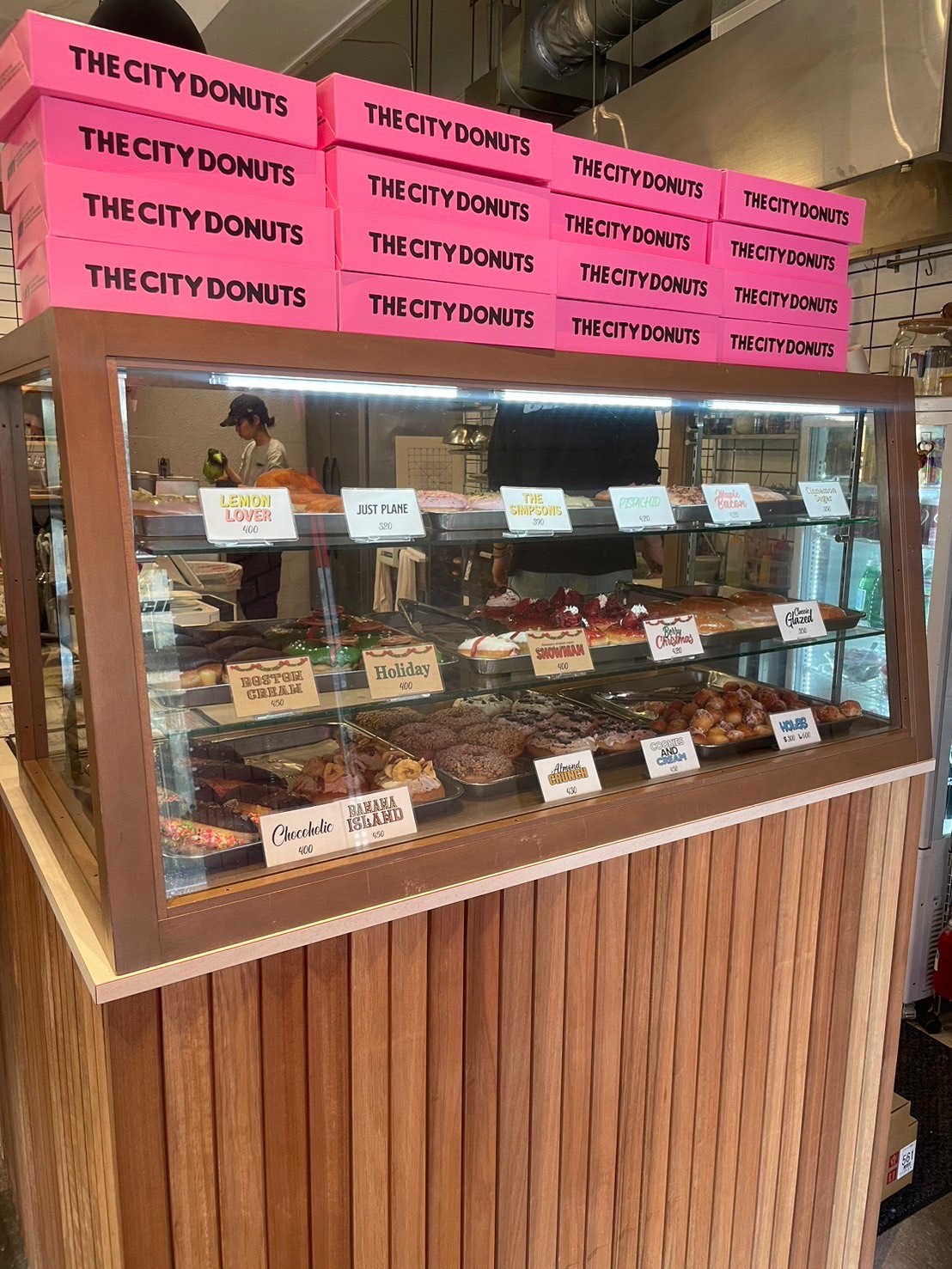 【staff diary】美味しそうなドーナツ屋さんを発見🍩
