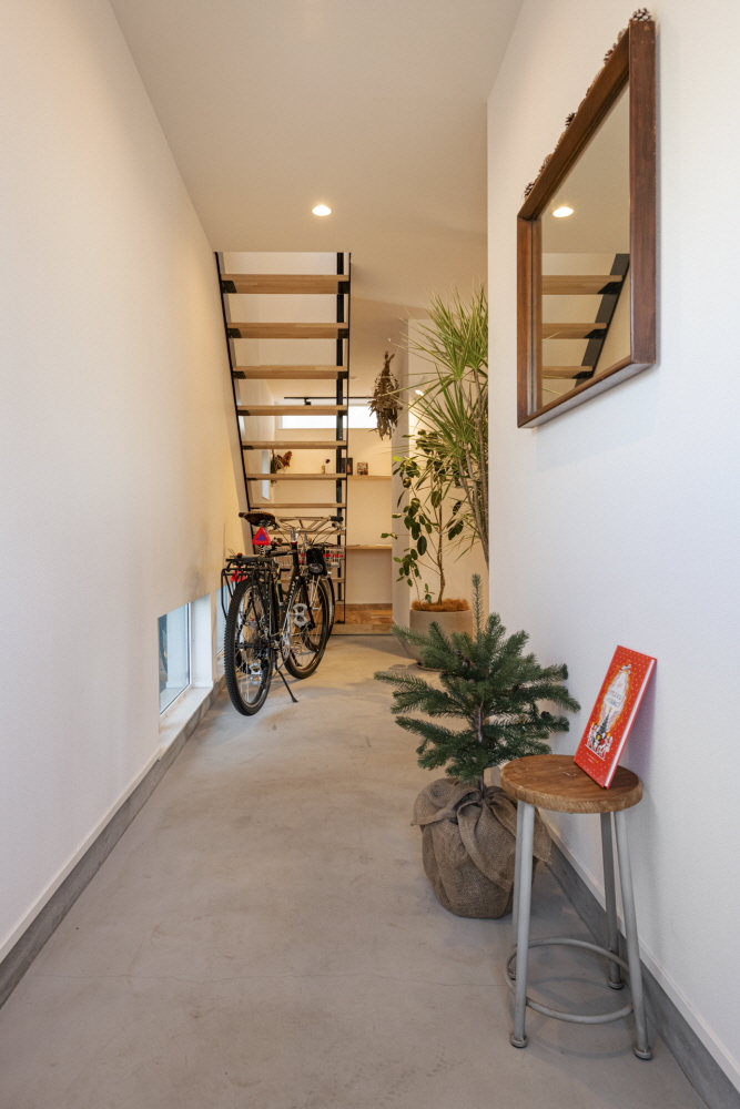 将来を見据えた外観と玄関が広い2階建て