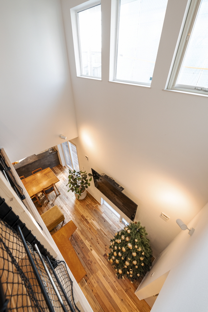 将来を見据えた外観と玄関が広い2階建て