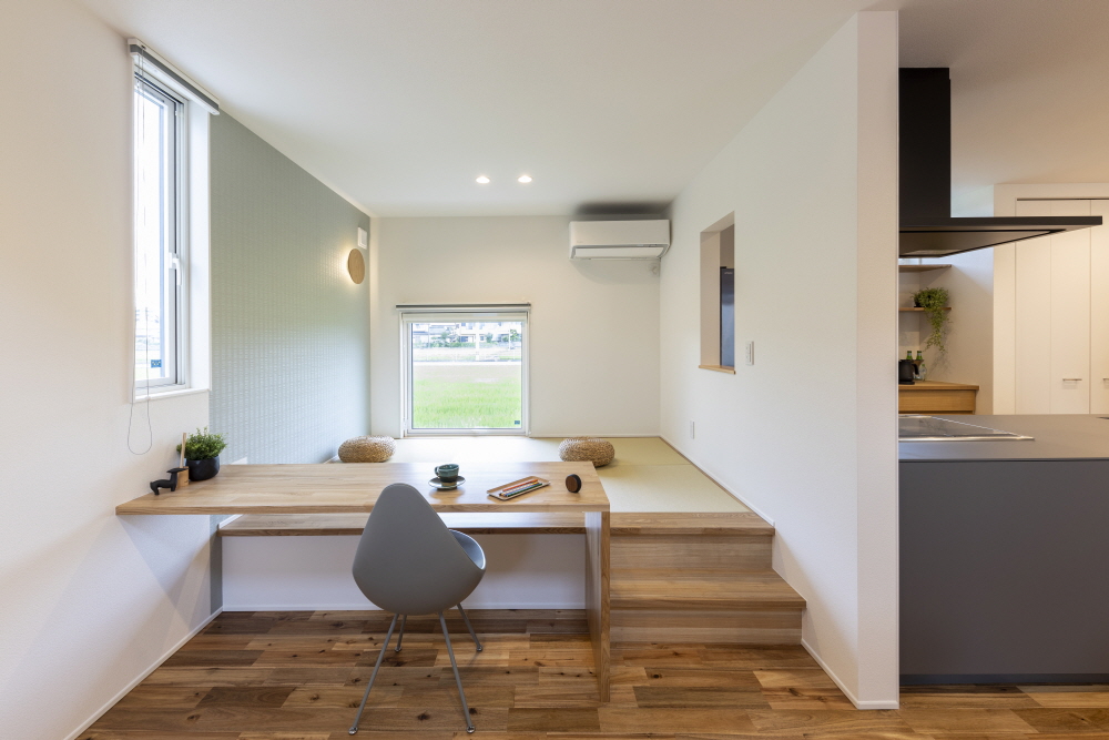 直線的なラインが美しい家族の繋がりを育む2階建て