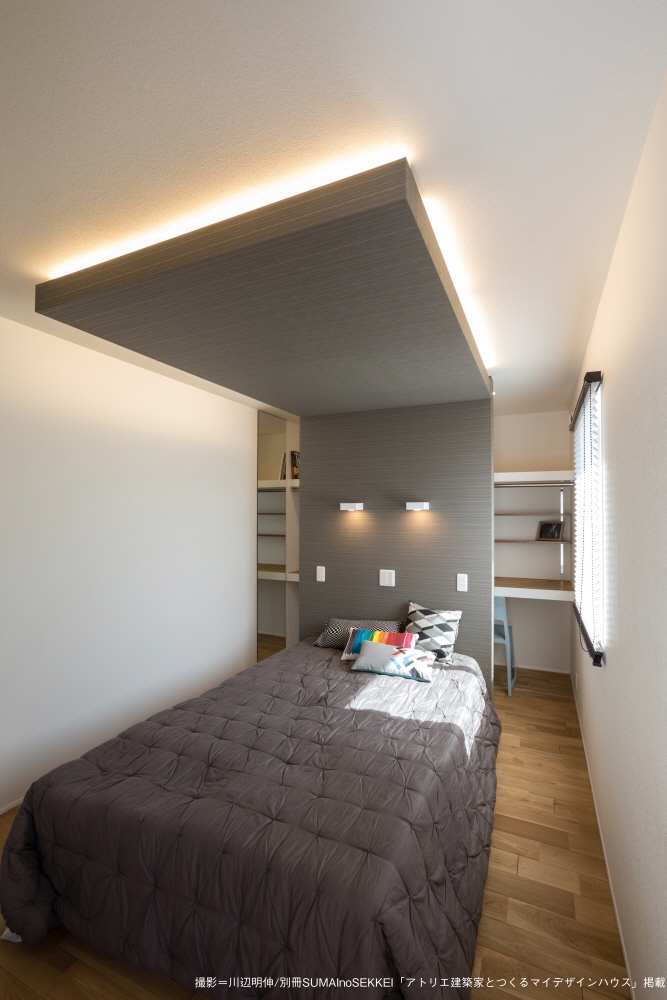 スタイリッシュな外観で、吹き抜けが生み出す大空間の2階建て