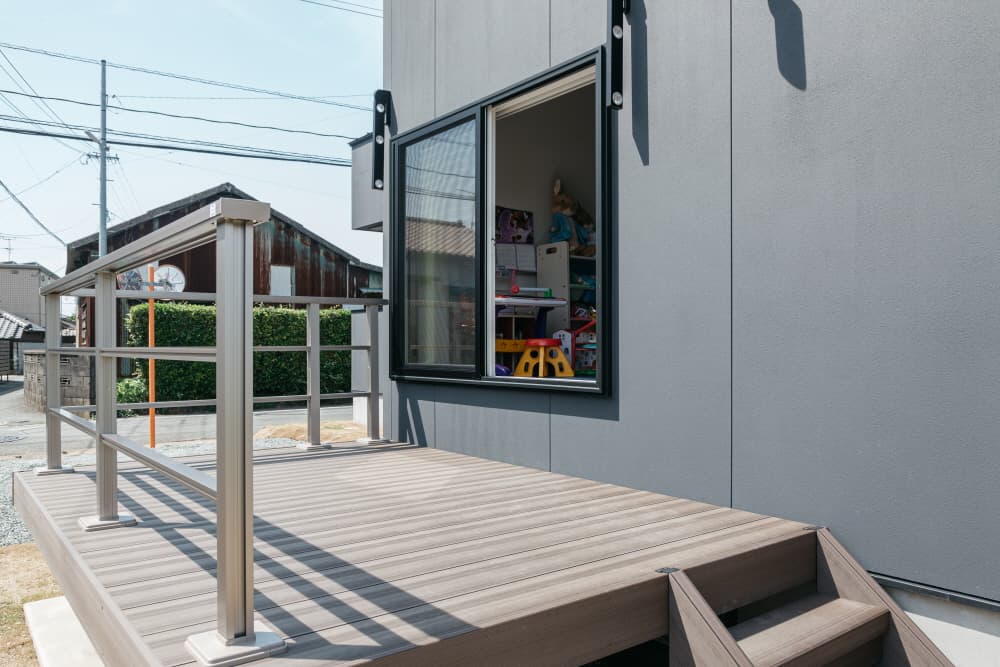 洗練された黒のファサード。大人かっこいい住まい