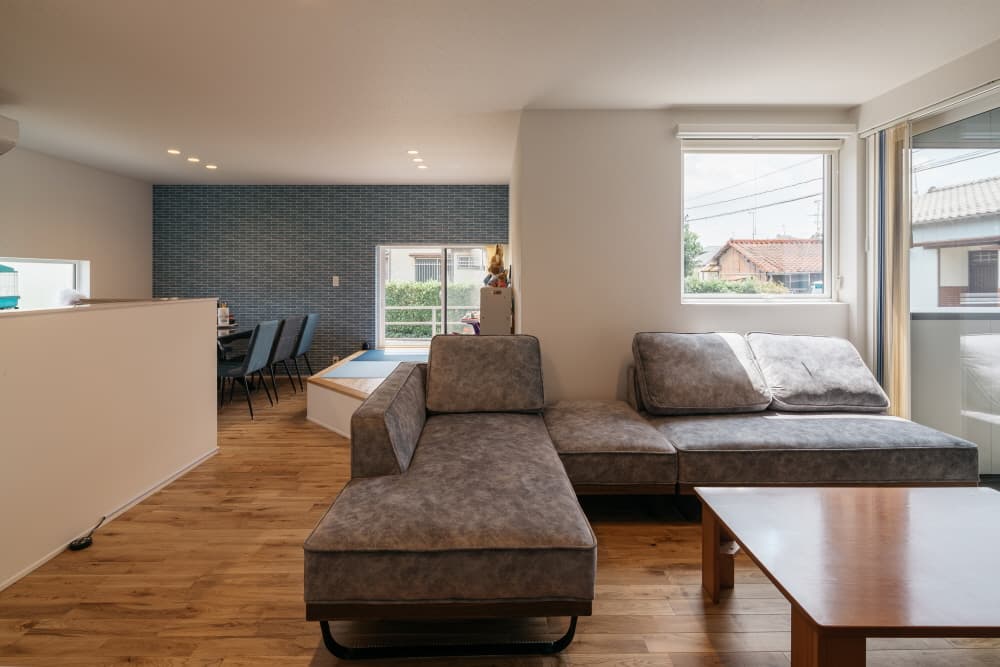 洗練された黒のファサード。大人かっこいい住まい