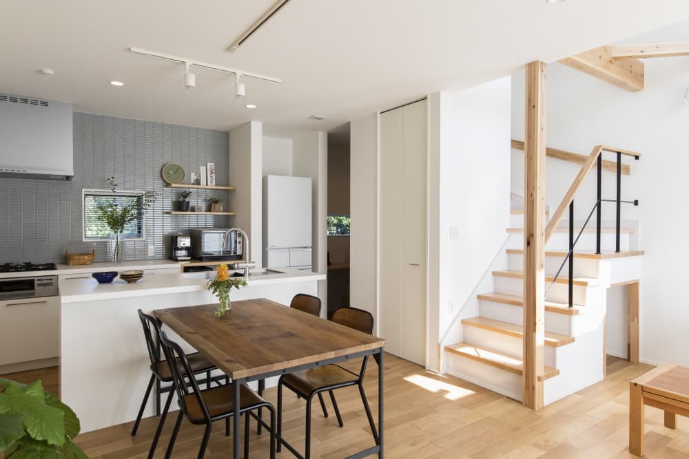 光と木のぬくもりに包まれる、心地よい暮らし