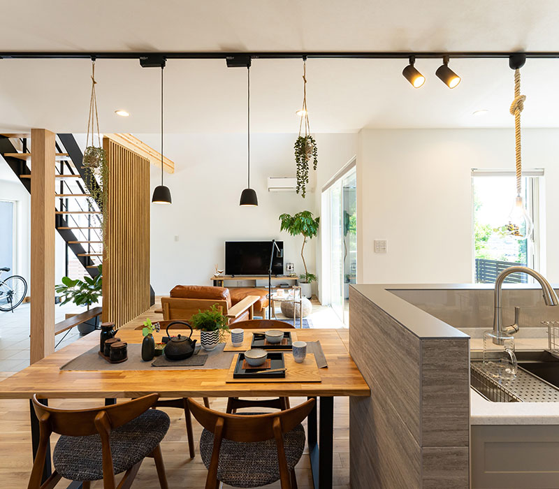 冬でもエアコン1台で家中が暖かい。アトリエ建築家のデザインも最高です。